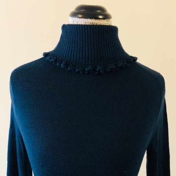 Dark Green Thin Sweater - Picture 4 of 9